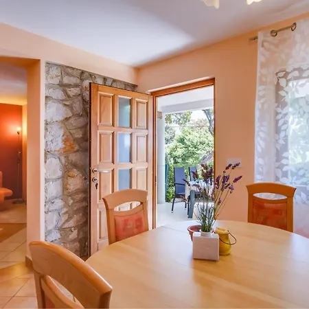 Giselle Lägenhet Mali Lošinj