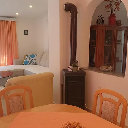 Giselle Apartment *