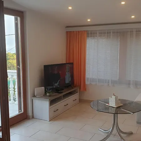 Giselle Apartment *