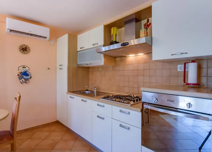 Giselle Daire Mali Lošinj