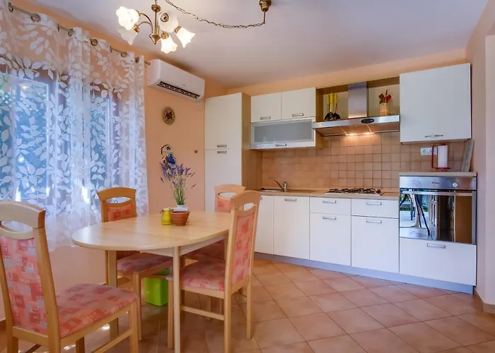 Giselle * מאלי לוסיניי